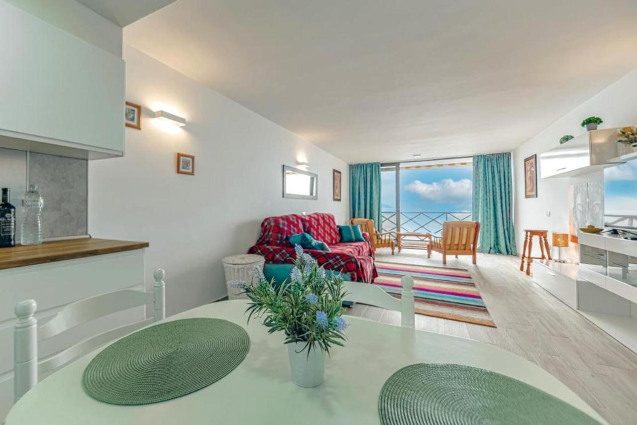 Neptuno Oceanview Suite With Pool And Beach Private Access Puerto de Santiago  Extérieur photo
